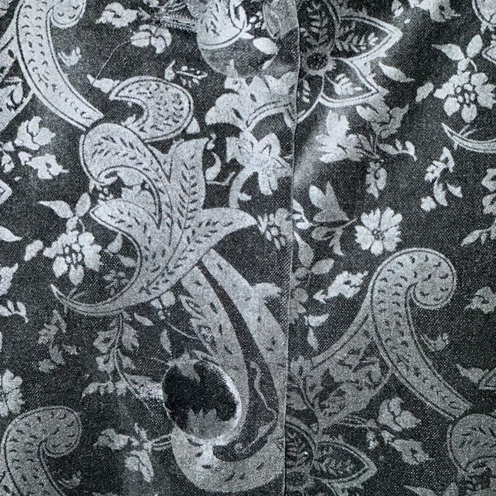 Beautiful Edward Swing Jacket in Black on Black Paisley Velvet with Lining - Picture 2 of 6